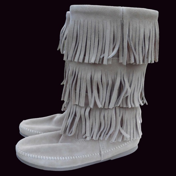 Minnetonka 3-layer Fringe Boots Sz 11 NIB  Stone Color Women's - Picture 1 of 5